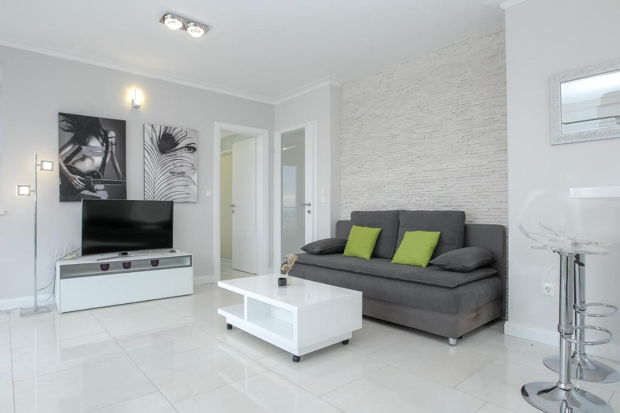 Apartments Tomana Novalja Exterior photo